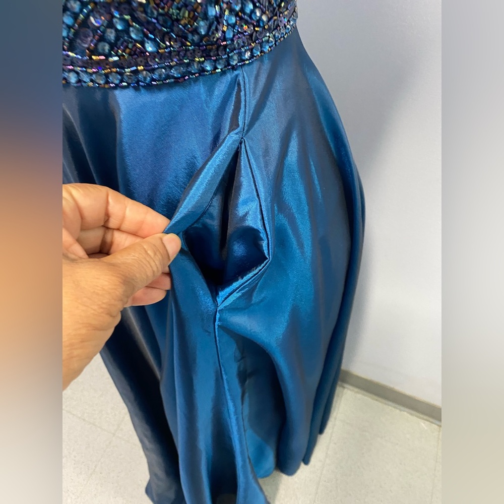 NWT Sherri Hill Elegant Blue Evening Gown Size 4 (Style # 98316) - Picture 6 of 11